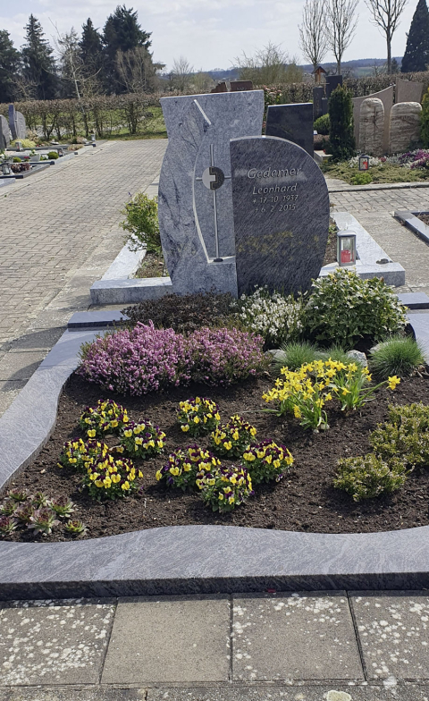 Doppelstein von Bernhard Stein- und Metallkunst aus Buchen
