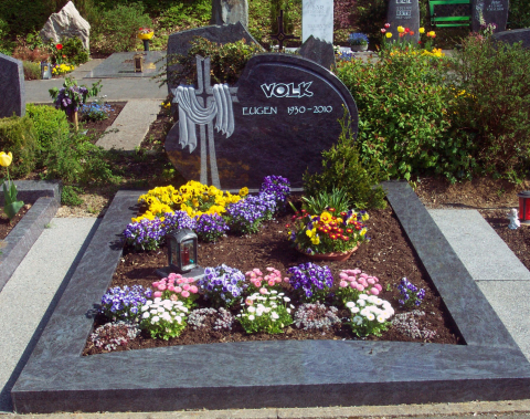 Hochwertige Doppelgrabsteine von Bernhard Stein- und Metallkunst