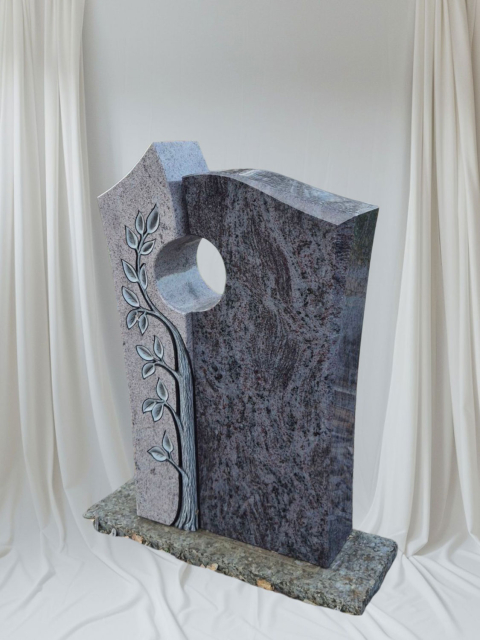 Urnengrabstein mit zwei Steinen und dekorativer Inschrift von Bernhard Stein- und Metallkunst