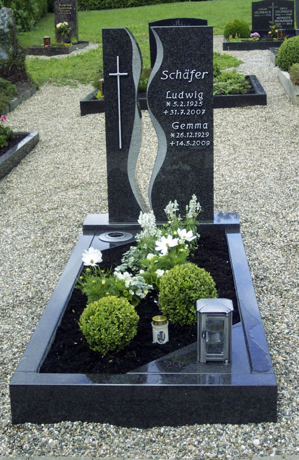 Persönlicher Grabstein nach eigenen Vorgaben von Bernhard Stein- und Metallkunst